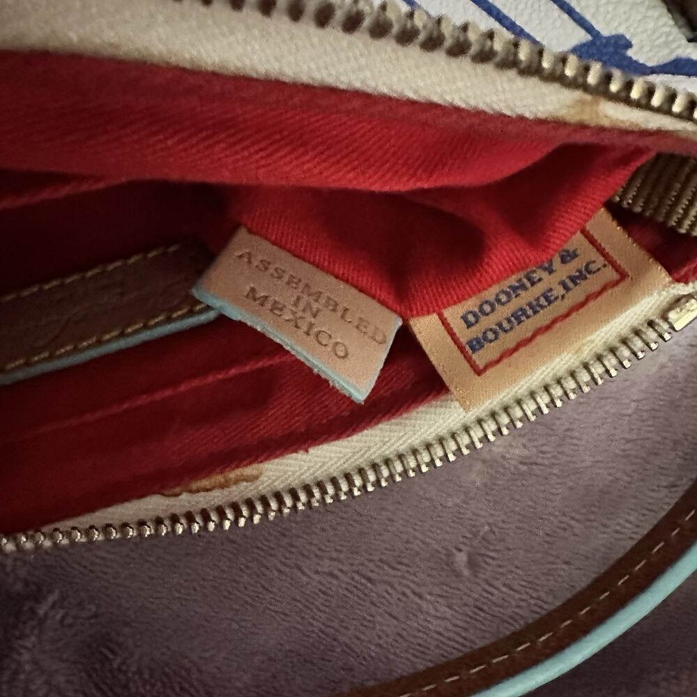 Dooney & Bourke Disney WDW Marathon 2015 Crossbody Dopey Mickey Hard To Find - Picture 6 of 9